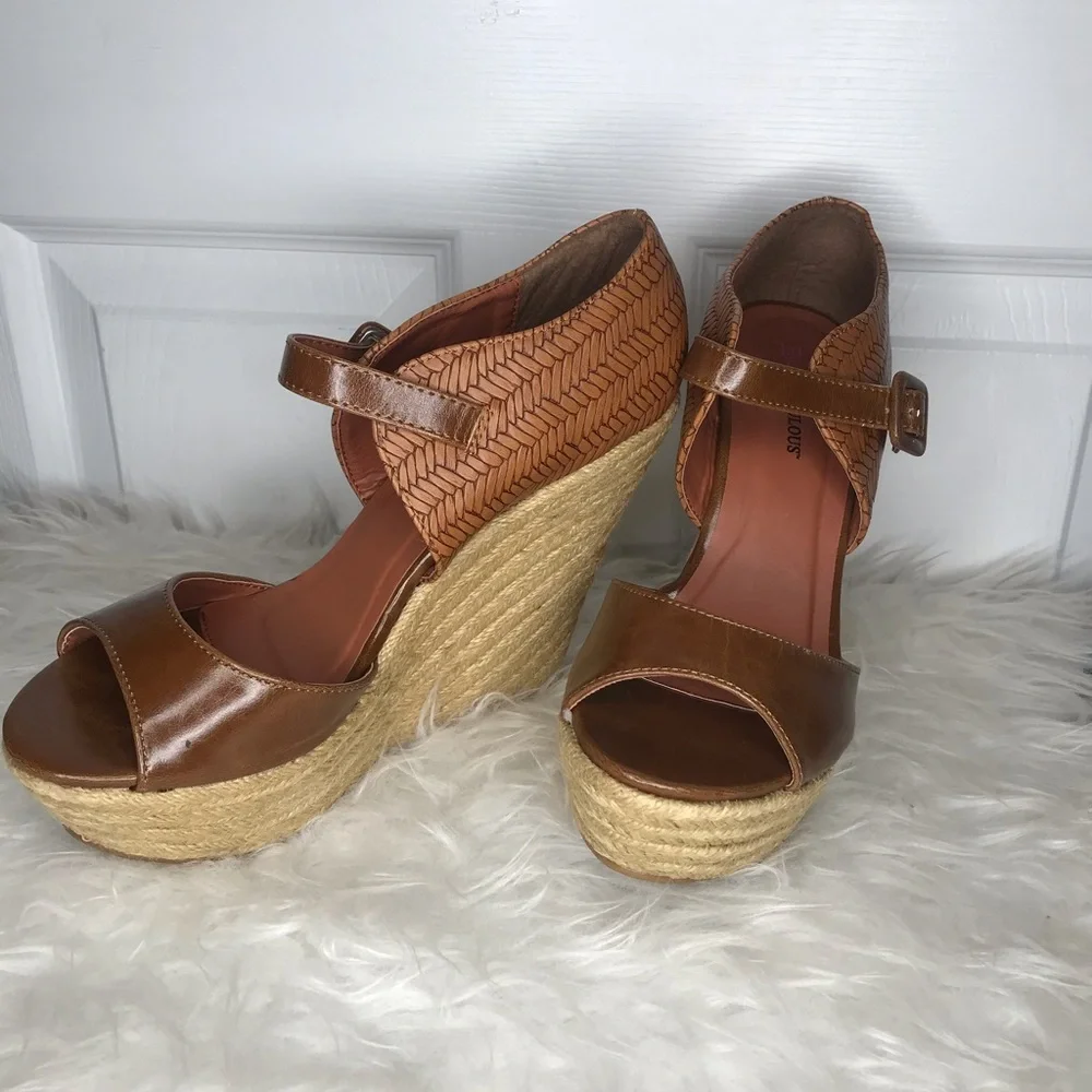 NWB - Woven Platform Tan / Brown Wedges Sz 8.5